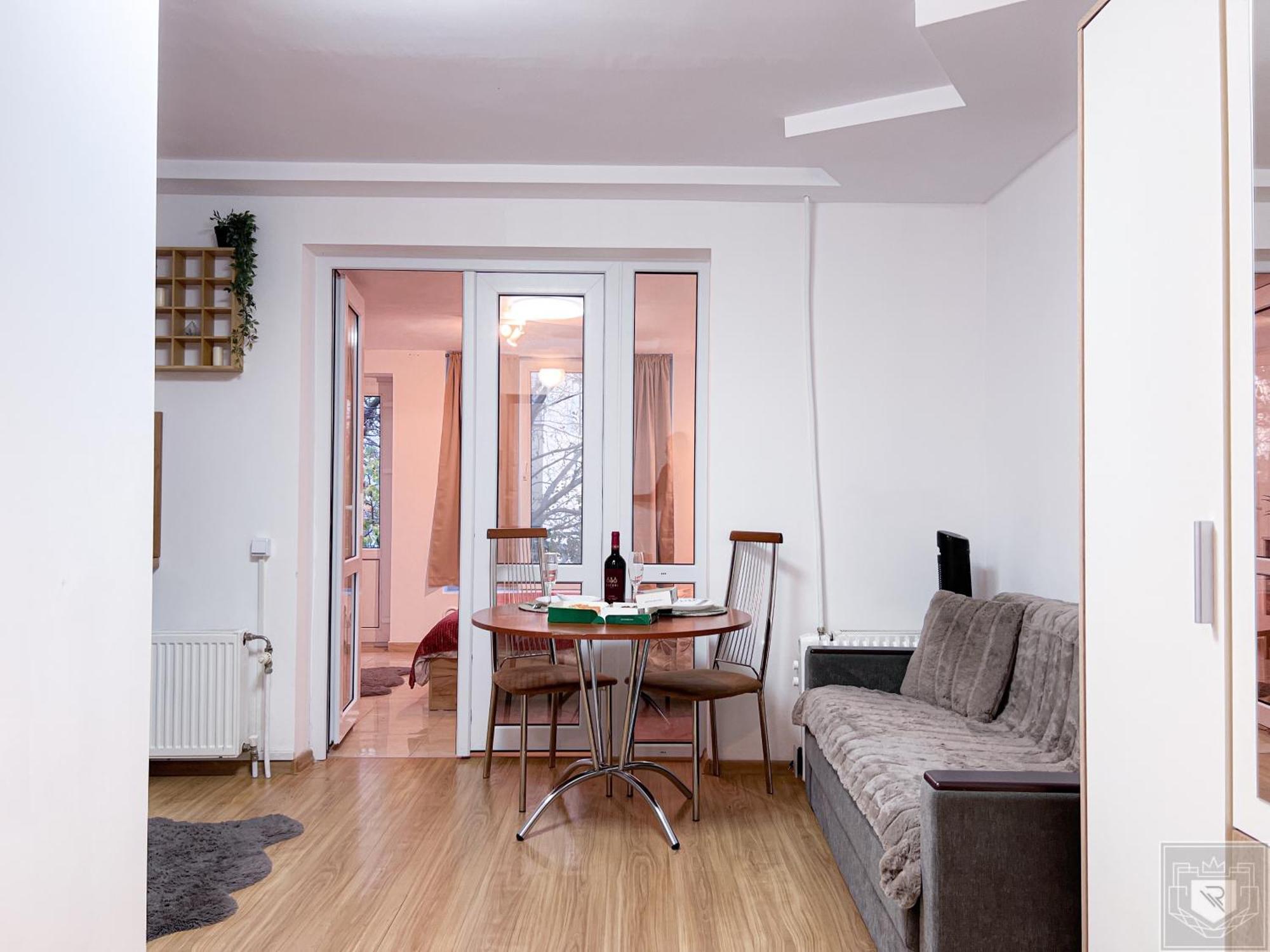 Apartment Renthouse Gates #5 *