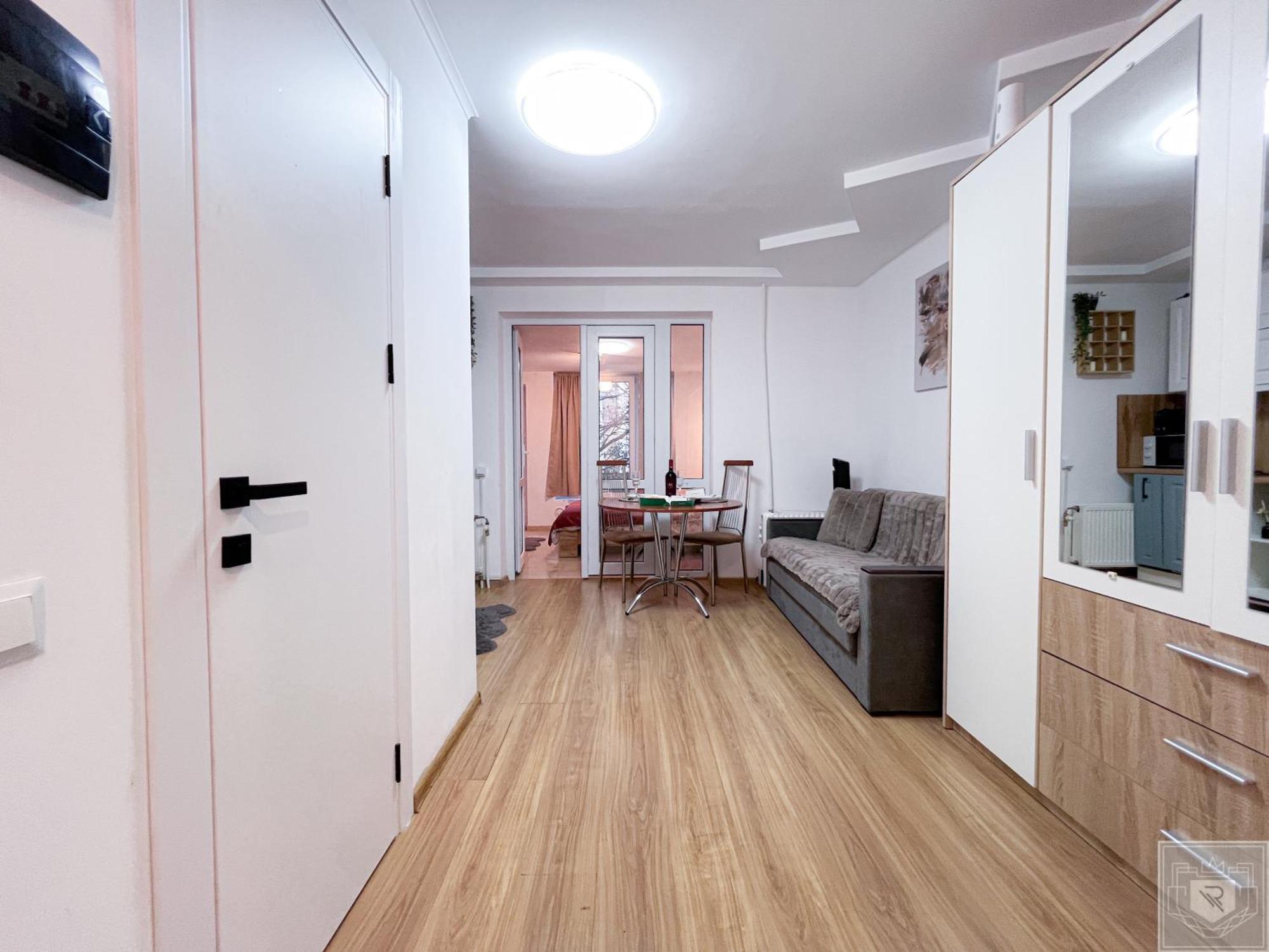 Apartment Renthouse Gates #5 *